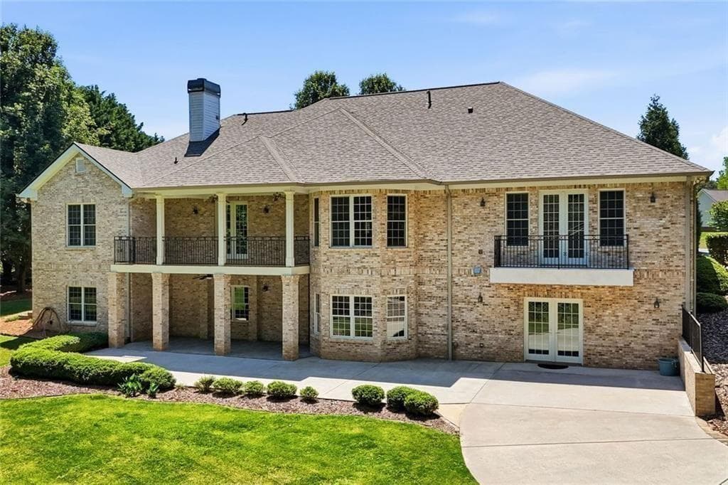 6 bedroom, 5 bathroom, 6,314 sq ft single family residence sold at 3930 Fouts Drive, Cumming, GA 30028