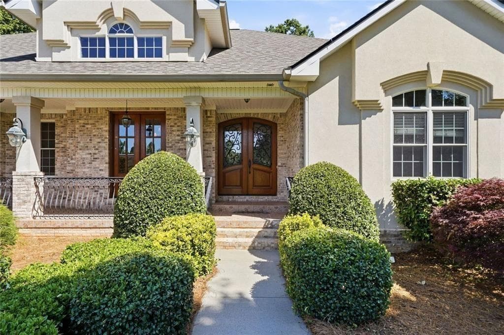 6 bedroom, 5 bathroom, 6,314 sq ft single family residence under contract at 3930 Fouts Drive, Cumming, GA 30028 — photo 3