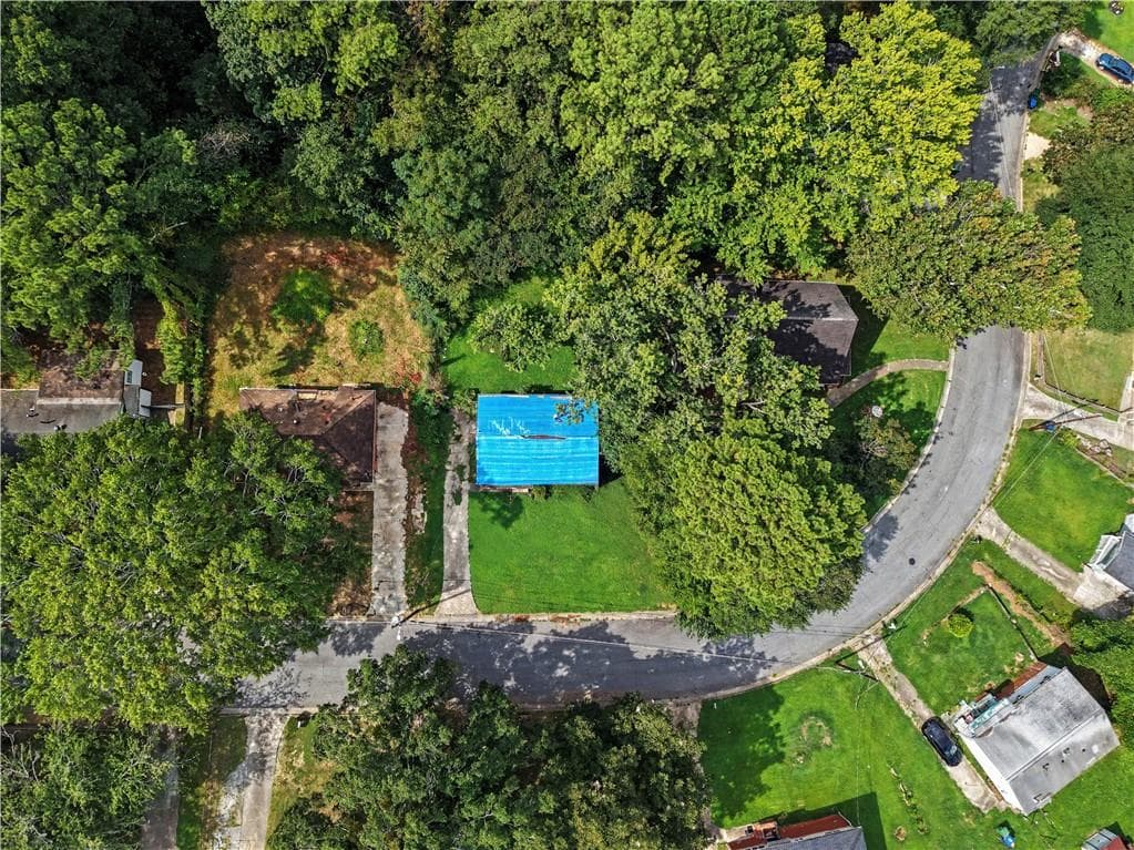 3 bedroom, 1 bathroom, 900 sq ft single family residence under contract at 2190 Addison Place, Atlanta, GA 30318 — photo 7