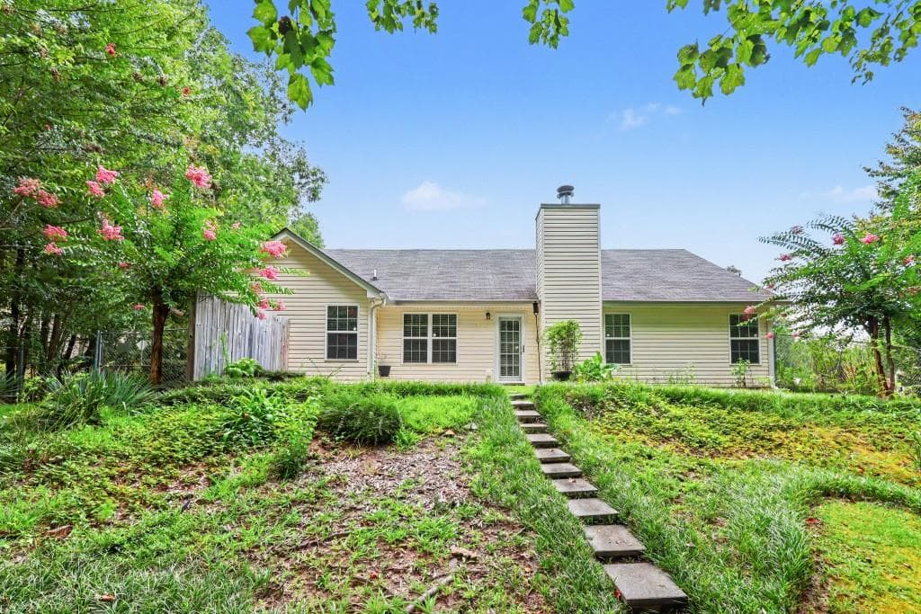 3 bedroom, 2 bathroom, 1,614 sq ft single family residence under contract at 2844 Sawyer Mill Drive, Gainesville, GA 30507 — photo 3