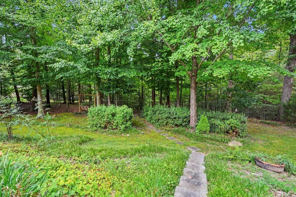 3 bedroom, 2 bathroom, 1,614 sq ft single family residence under contract at 2844 Sawyer Mill Drive, Gainesville, GA 30507 — photo 4