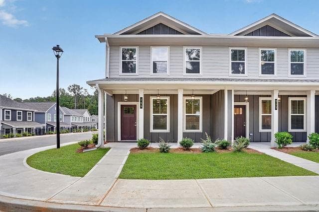 3 bedroom, 3 bathroom, 1,324 sq ft townhouse for sale at 265 Maddux Street LOT 17, Fayetteville, GA 30214