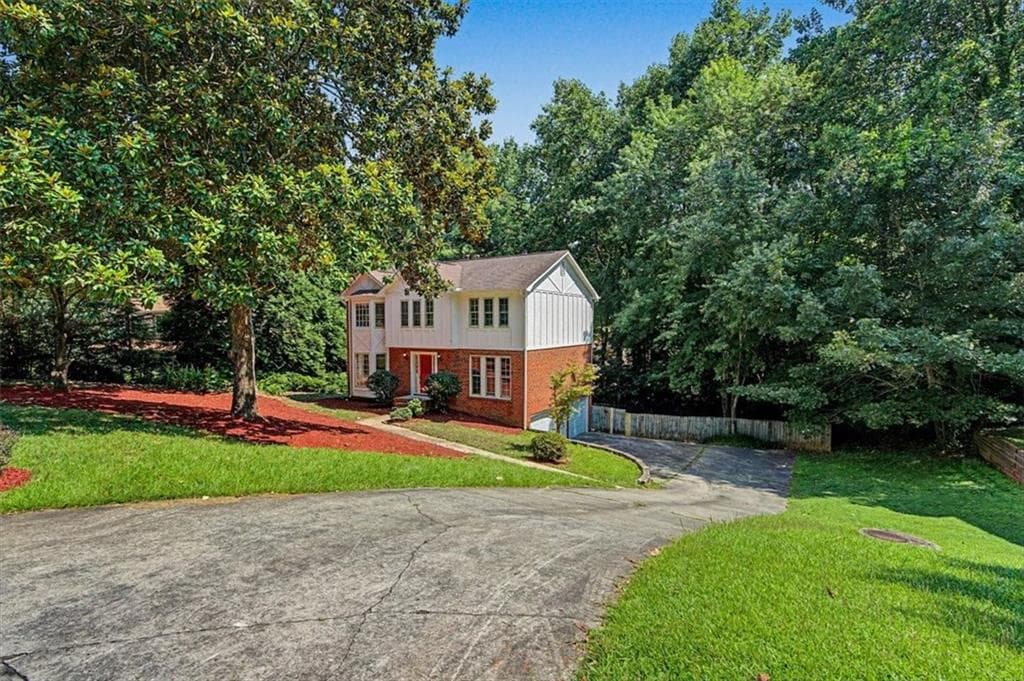 4 bedroom, 3 bathroom, 2,228 sq ft single family residence for rent at 3947 Camrose Place, Marietta, GA 30062 for $2,700 a month — photo 2