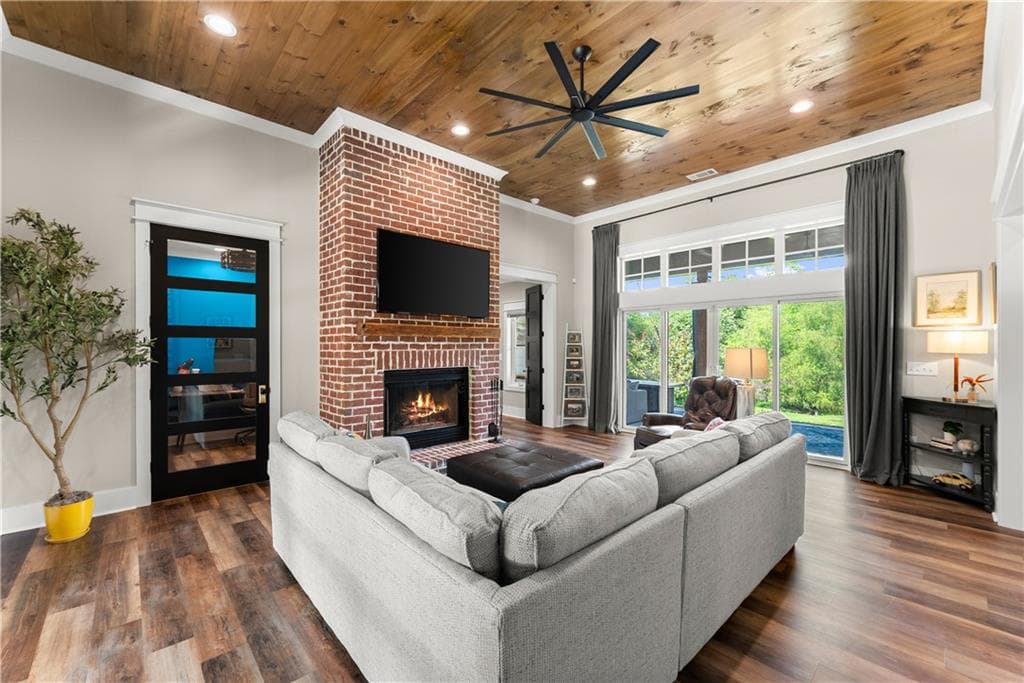 4 bedroom, 3 bathroom, 2,552 sq ft single family residence under contract at 1844 Bermuda Avenue, Demorest, GA 30535 — photo 5
