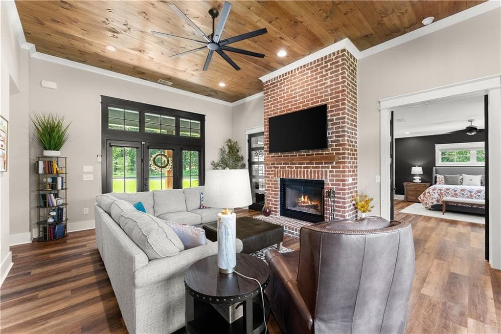4 bedroom, 3 bathroom, 2,552 sq ft single family residence under contract at 1844 Bermuda Avenue, Demorest, GA 30535 — photo 6