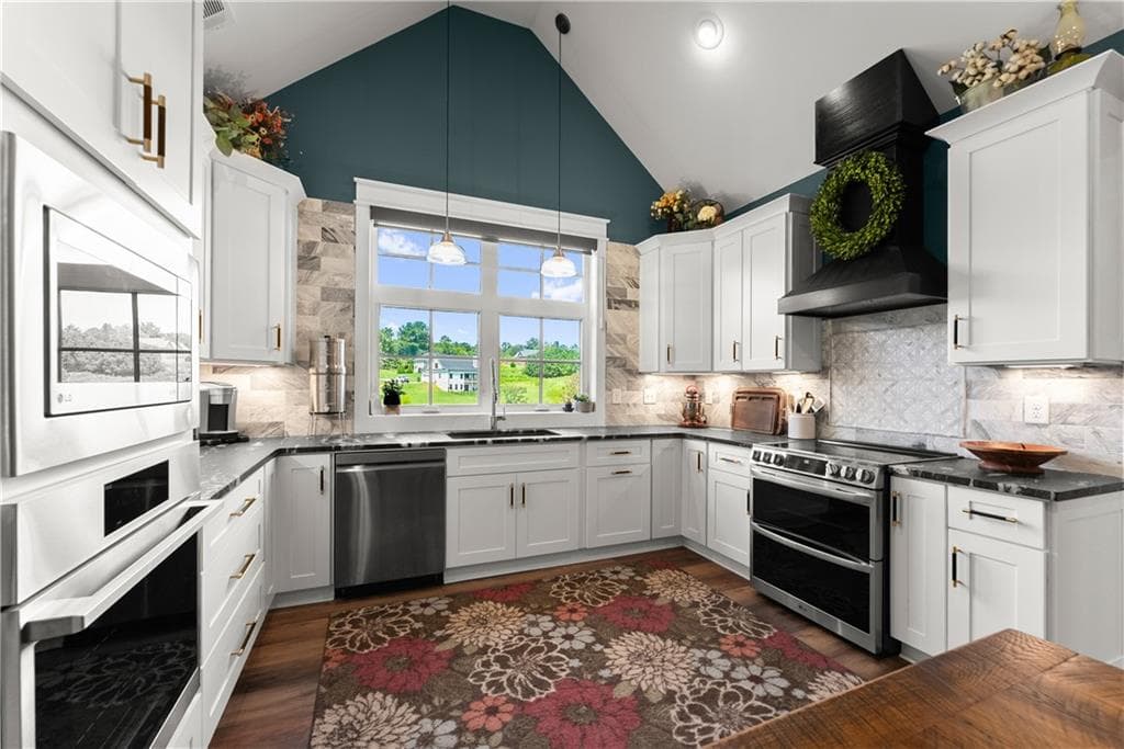 4 bedroom, 3 bathroom, 2,552 sq ft single family residence under contract at 1844 Bermuda Avenue, Demorest, GA 30535 — photo 10