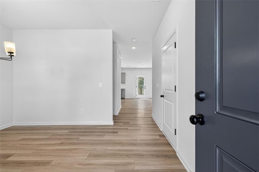 4 bedroom, 3 bathroom, 2,053 sq ft single family residence under contract at 703 Sinclair Lane, Temple, GA 30179 — photo 2