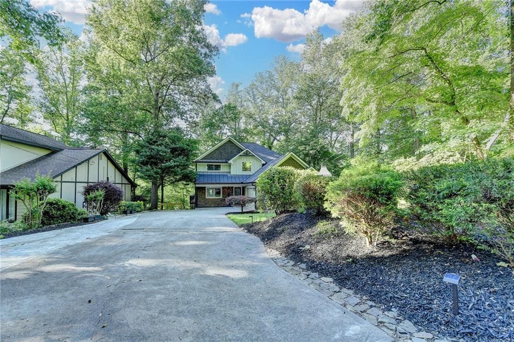 4 bedroom, 5 bathroom, 3,740 sq ft single family residence for sale at 975 Timber Lake Trail, Cumming, GA 30041 — photo 5
