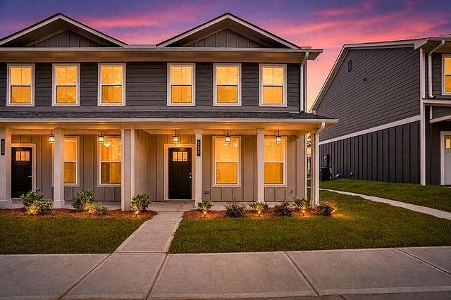3 bedroom, 3 bathroom, 1,324 sq ft townhouse for sale at 225 Maddux Street LOT 21, Fayetteville, GA 30214 — photo 2