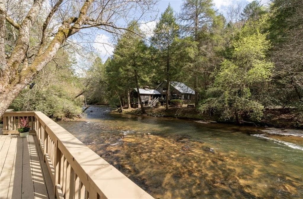 3 bedroom, 2 bathroom, 1,005 sq ft single family residence for sale at 196 Whitewater Path, East Ellijay, GA 30536 — photo 6