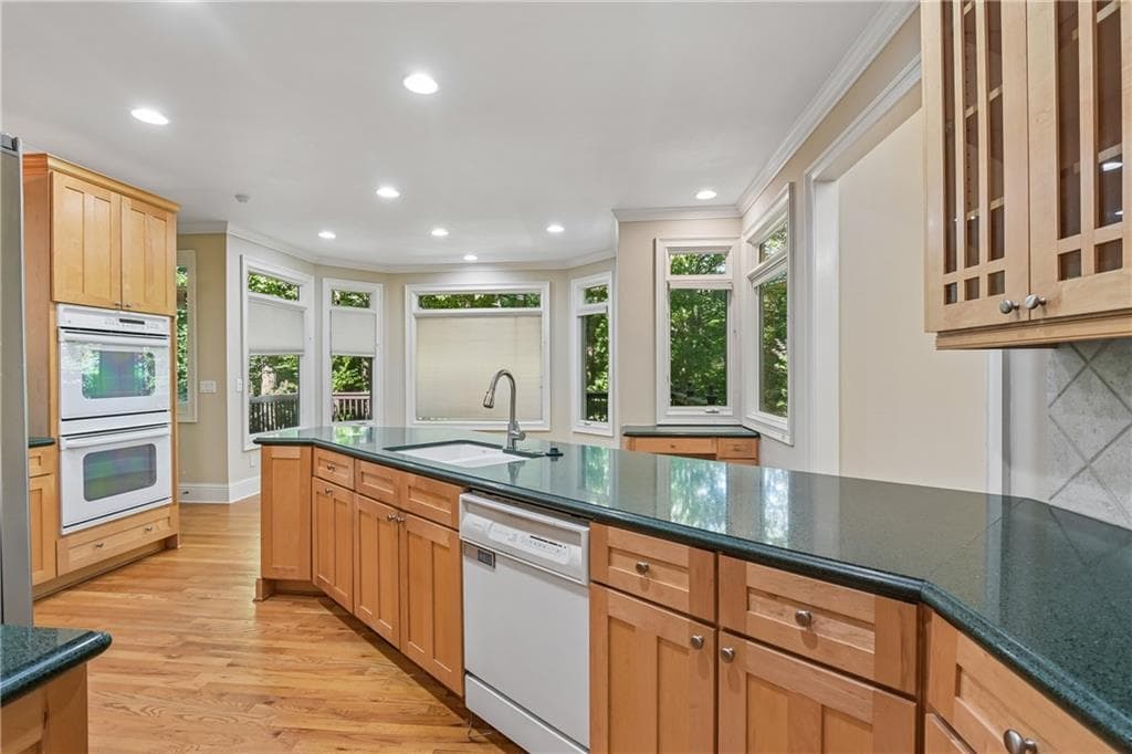 5 bedroom, 6 bathroom, 5,494 sq ft single family residence for sale at 720 Barberry Drive, Milton, GA 30004 — photo 5
