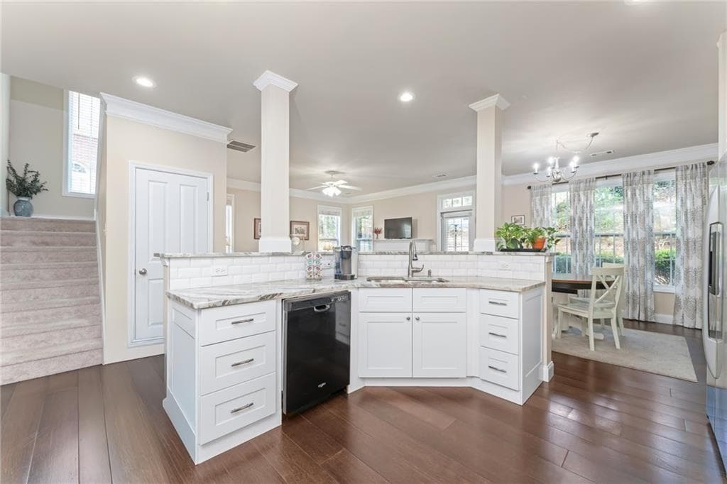 3 bedroom, 3 bathroom, 2,265 sq ft townhouse under contract at 2434 Strand Avenue, Lawrenceville, GA 30043 — photo 4