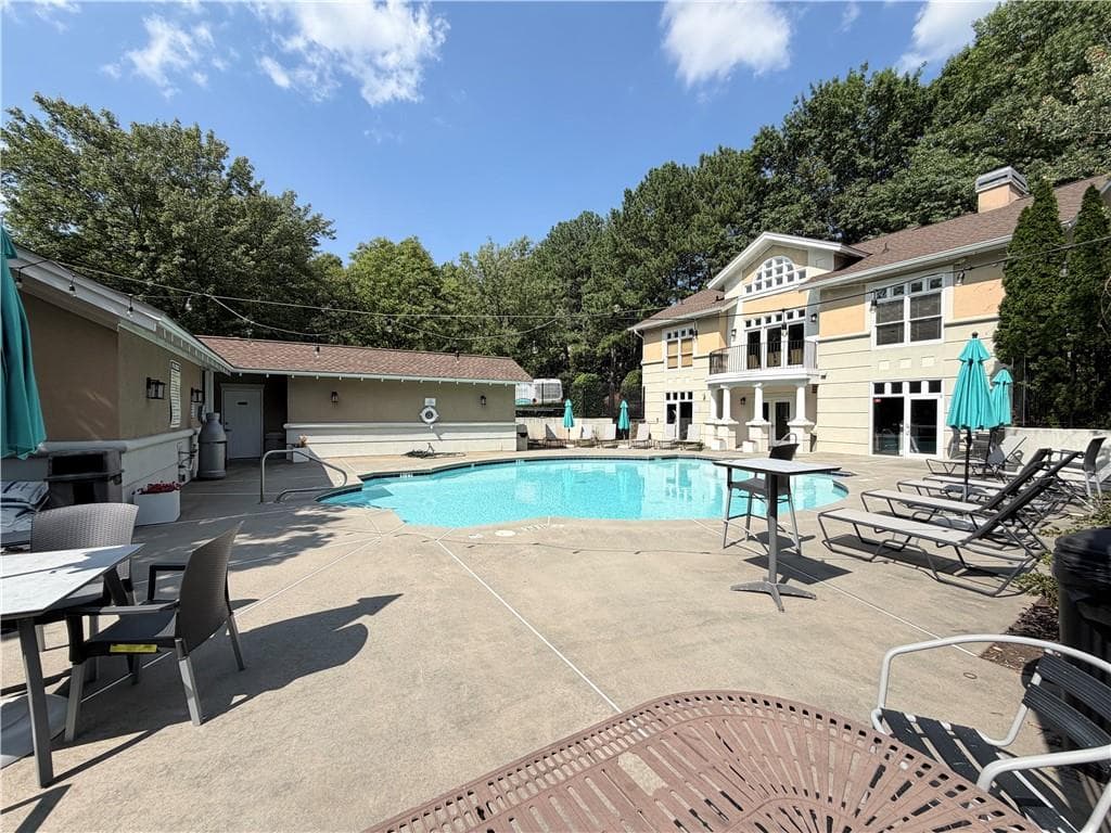 1 bedroom, 1 bathroom, 675 sq ft condominium under contract at 2700 Pine Tree Road 3006, Atlanta, GA 30324 — photo 5