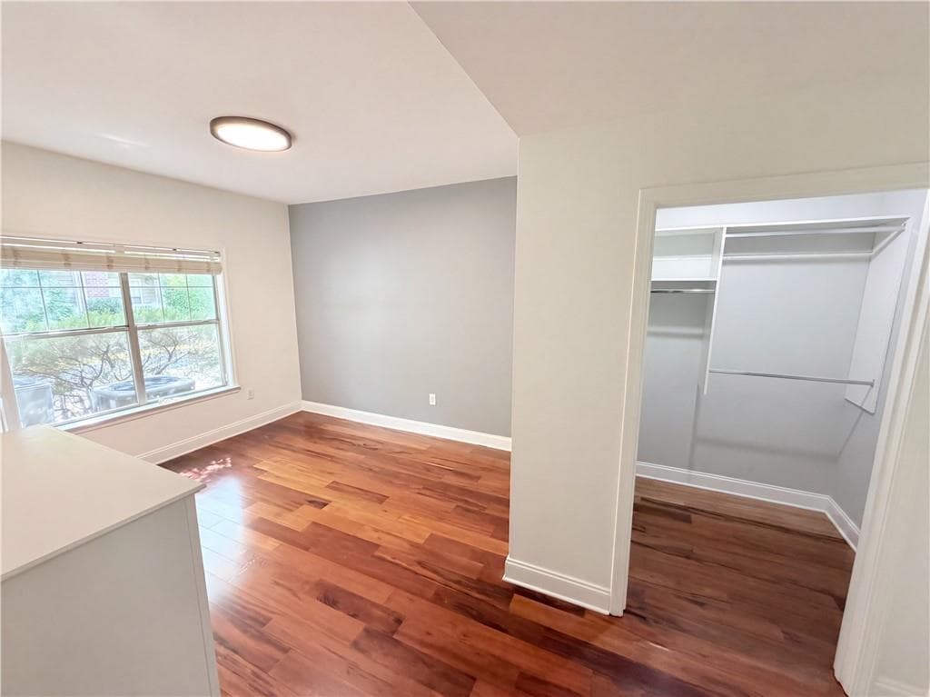 1 bedroom, 1 bathroom, 675 sq ft condominium under contract at 2700 Pine Tree Road 3006, Atlanta, GA 30324 — photo 6