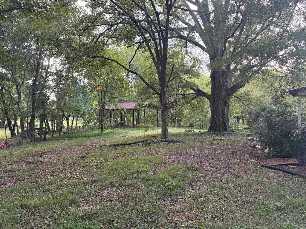 5 bedroom, 1 bathroom, 2,200 sq ft single family residence for sale at 523 Old Tennessee Highway, White, GA 30184 — photo 4