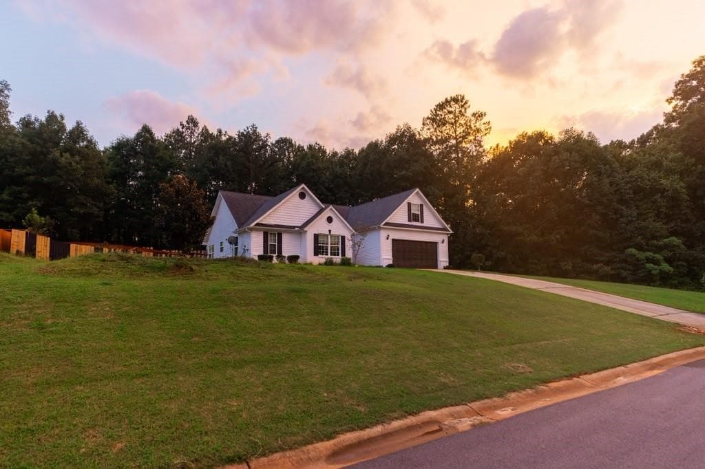 3 bedroom, 2 bathroom, 1,746 sq ft single family residence for sale at 35 Madison Court, Covington, GA 30016 — photo 2