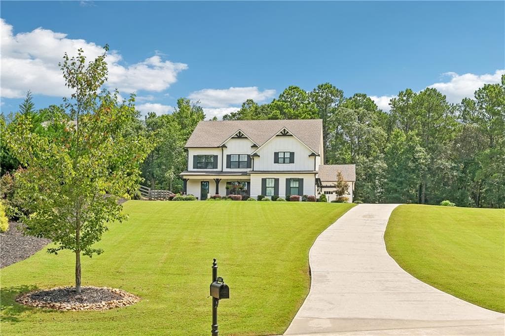 5 bedroom, 4 bathroom, 3,252 sq ft single family residence for sale at 4060 Silverstone Drive, Braselton, GA 30517 — photo 3