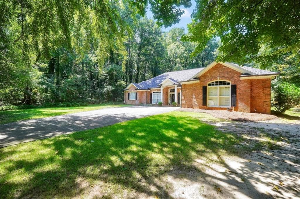 4 bedroom, 3 bathroom, 2,437 sq ft single family residence for sale at 2434 Creekside Trace, Jonesboro, GA 30236 — photo 5