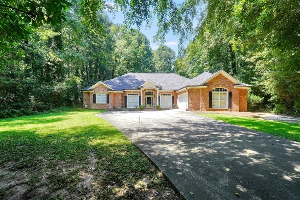 4 bedroom, 3 bathroom, 2,437 sq ft single family residence for sale at 2434 Creekside Trace, Jonesboro, GA 30236 — photo 6