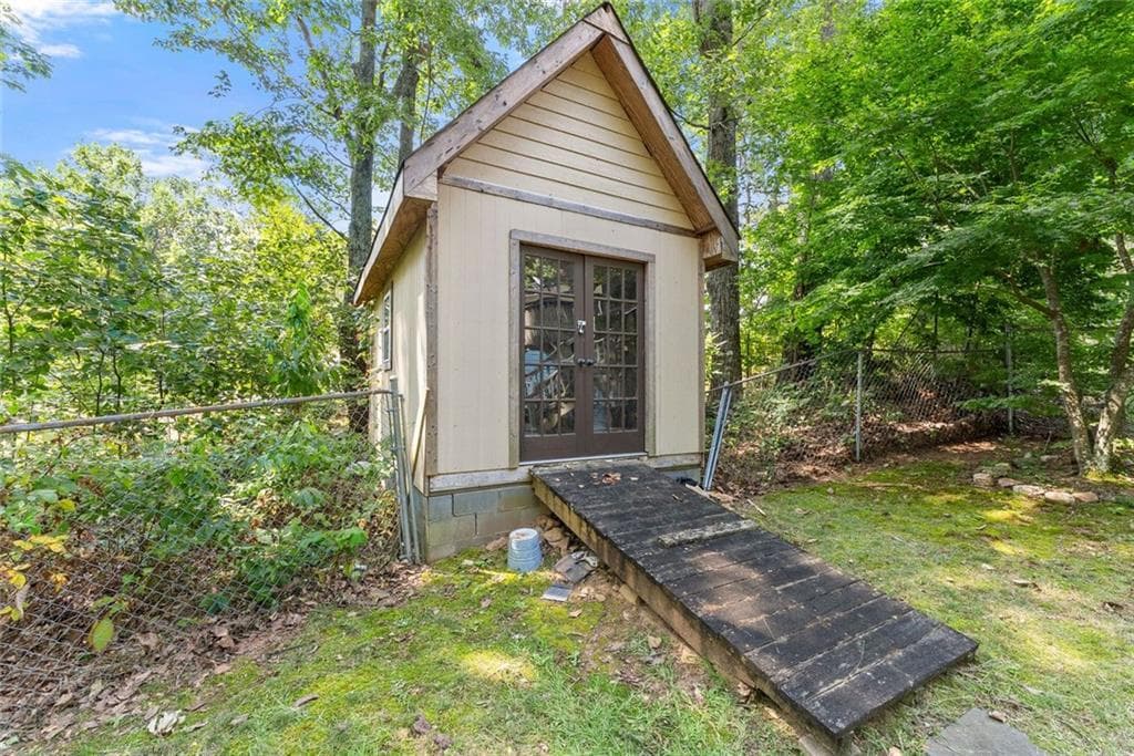 3 bedroom, 2 bathroom, 1,660 sq ft single family residence for sale at 1725 Gordon Road, Cumming, GA 30040 — photo 10