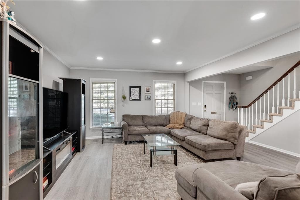 3 bedroom, 3 bathroom, 1,534 sq ft townhouse for rent at 6520 Roswell Road 11, Sandy Springs, GA 30328 for $2,500 a month — photo 6