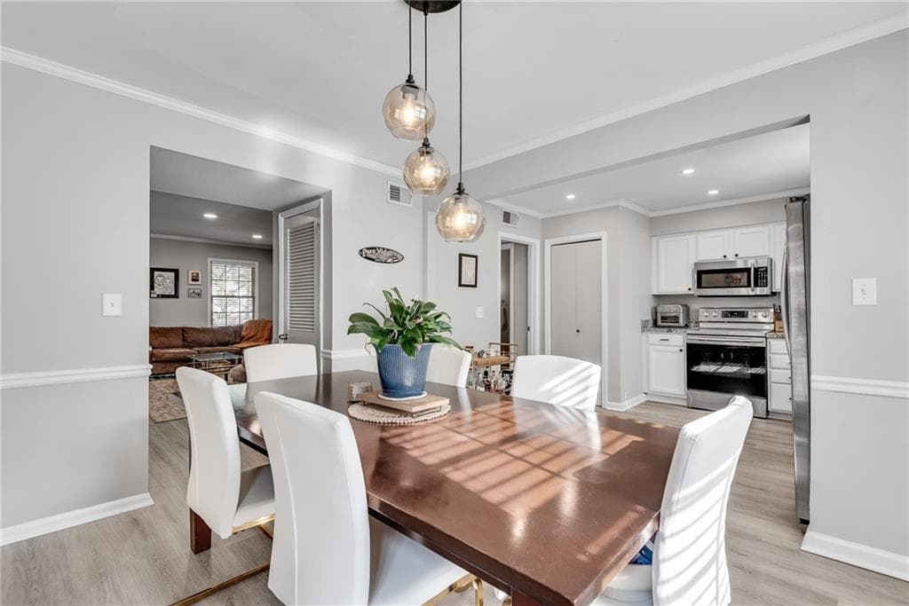 3 bedroom, 3 bathroom, 1,534 sq ft townhouse for rent at 6520 Roswell Road 11, Sandy Springs, GA 30328 for $2,500 a month — photo 10