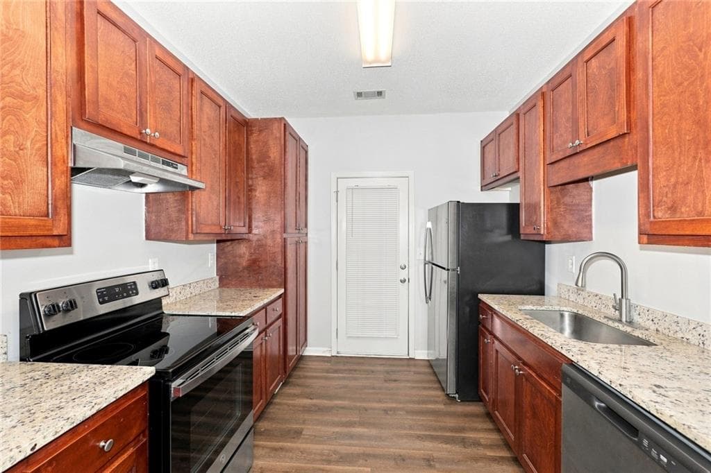 3 bedroom, 3 bathroom, 1,532 sq ft townhouse for rent at 8648 Thomas Lane, Riverdale, GA 30274 for $1,550 a month — photo 2