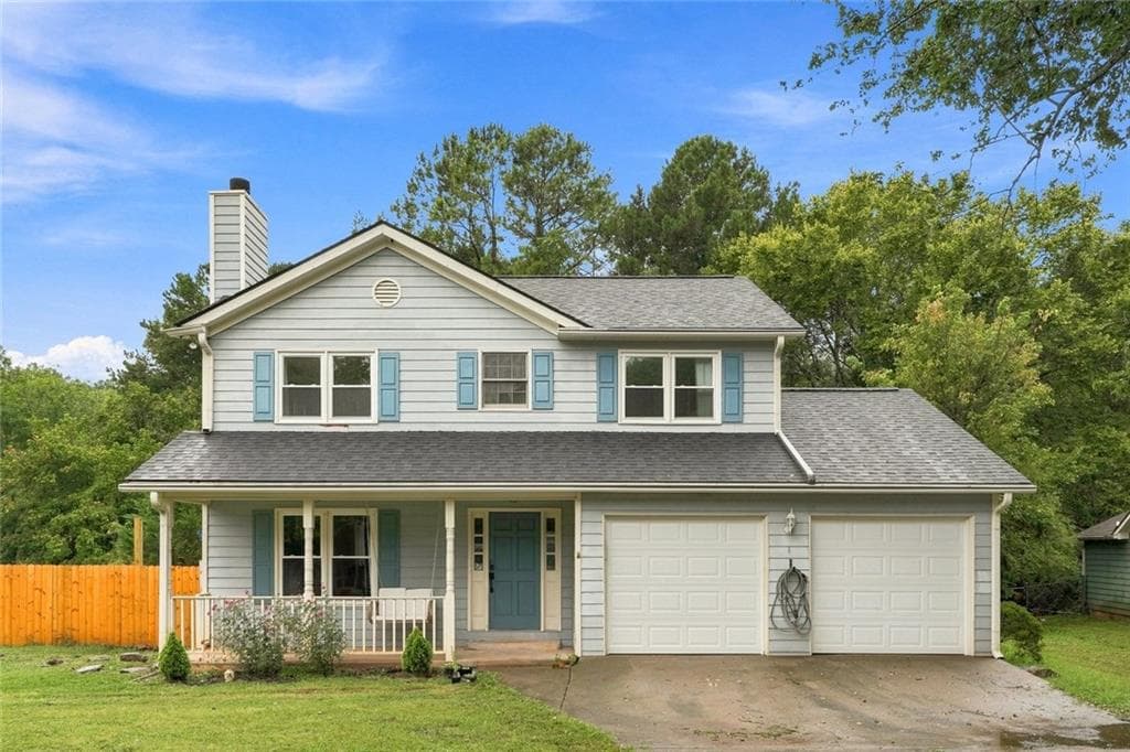 3 bedroom, 3 bathroom, 1,600 sq ft single family residence for sale at 921 Appian Way, Lawrenceville, GA 30046