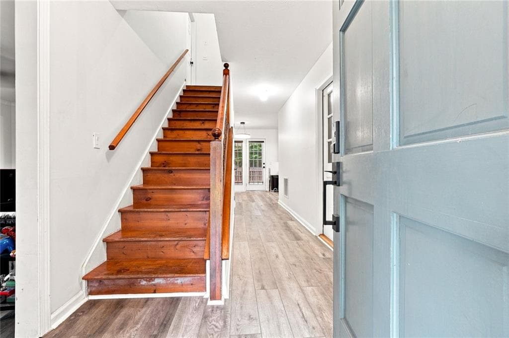 3 bedroom, 3 bathroom, 1,600 sq ft single family residence for sale at 921 Appian Way, Lawrenceville, GA 30046 — photo 4