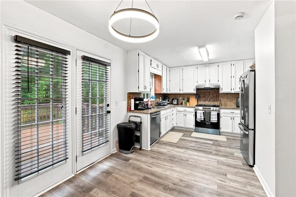 3 bedroom, 3 bathroom, 1,600 sq ft single family residence for sale at 921 Appian Way, Lawrenceville, GA 30046 — photo 9