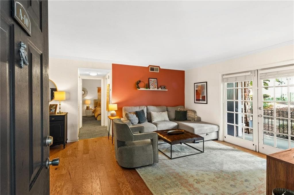 1 bedroom, 1 bathroom, 775 sq ft condominium for sale at 1150 Collier Road A10, Atlanta, GA 30318 — photo 8