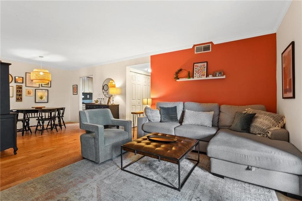 1 bedroom, 1 bathroom, 775 sq ft condominium for sale at 1150 Collier Road A10, Atlanta, GA 30318 — photo 10