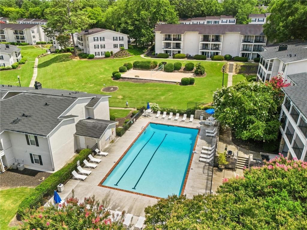 1 bedroom, 1 bathroom, 775 sq ft condominium for sale at 1150 Collier Road A10, Atlanta, GA 30318 — photo 6