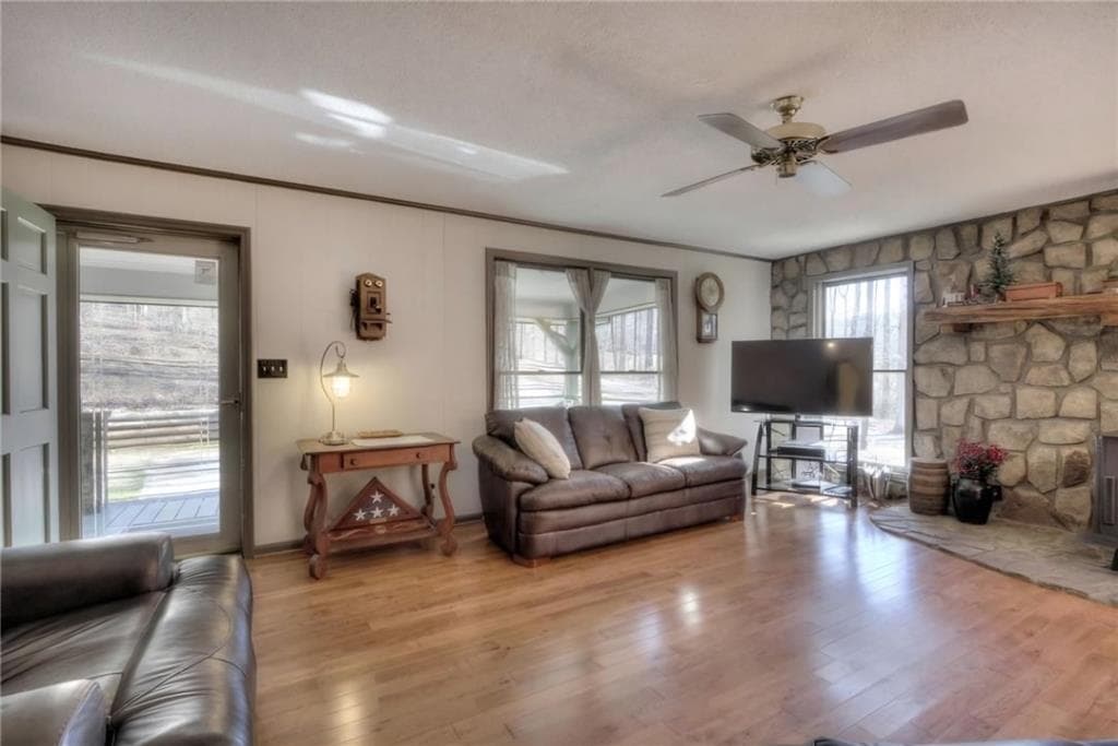 3 bedroom, 2 bathroom, 1,720 sq ft single family residence for sale at 403 N Stringer Road, Canton, GA 30115 — photo 7