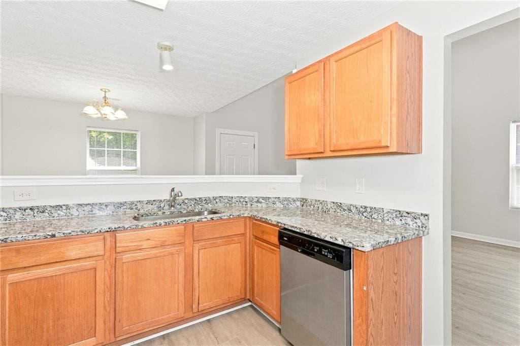 2 bedroom, 3 bathroom, 1,272 sq ft single family residence for rent at 5604 Windfall Lane, Lithonia, GA 30058 for $1,580 a month — photo 3