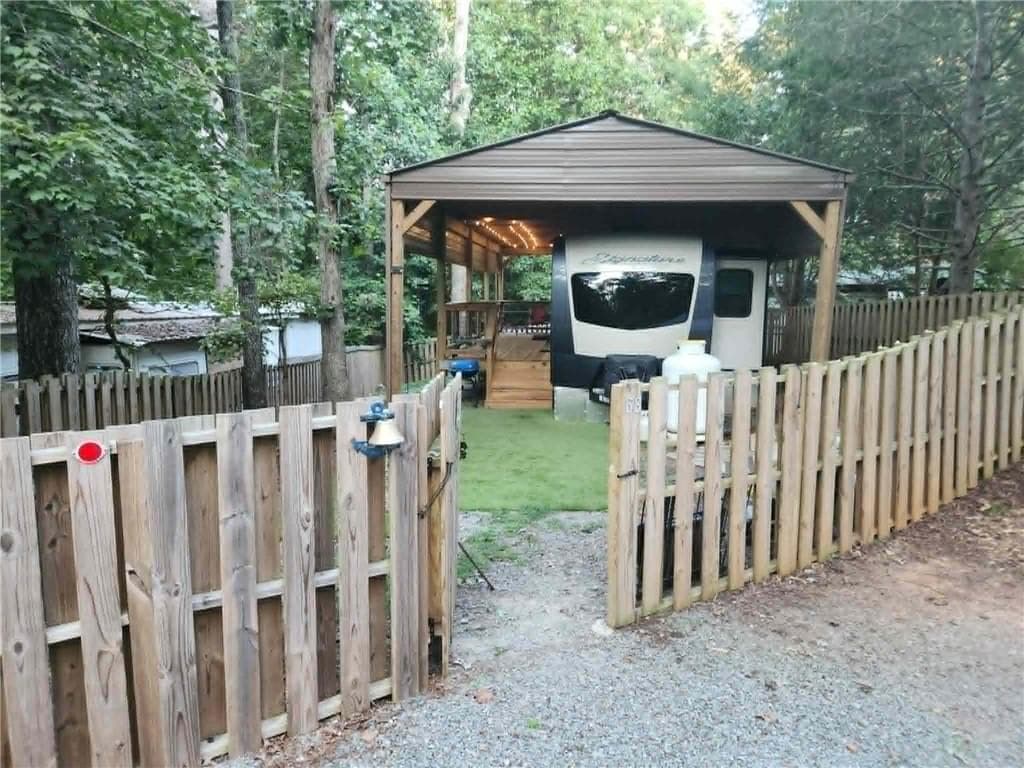 1 bedroom, 1 bathroom, 400 sq ft single family residence for sale at 68 10th Street, Ellijay, GA 30540 — photo 7