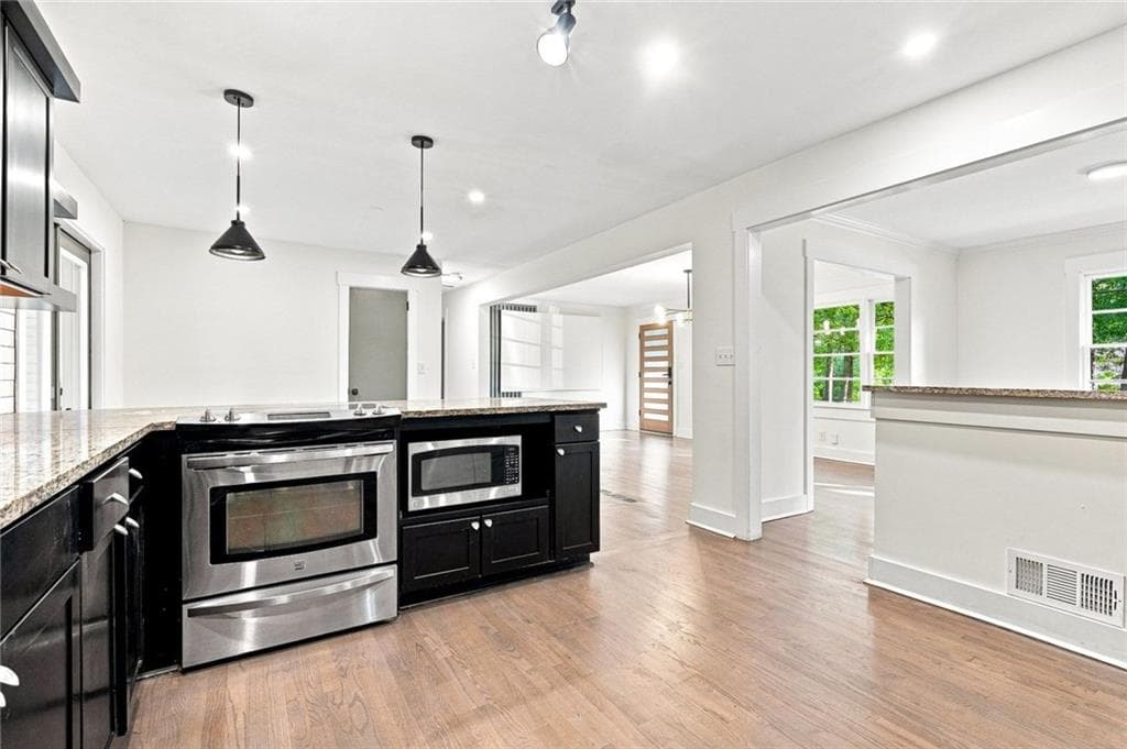 3 bedroom, 3 bathroom, 1,452 sq ft single family residence for sale at 5012 Tilly Mill Road, Dunwoody, GA 30338 — photo 8