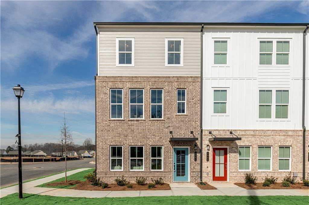 3 bedroom, 4 bathroom, 2,008 sq ft townhouse for rent at 2826 Beacon Bend Crossing, Lawrenceville, GA 30043 for $2,450 a month — photo 1 of 1
