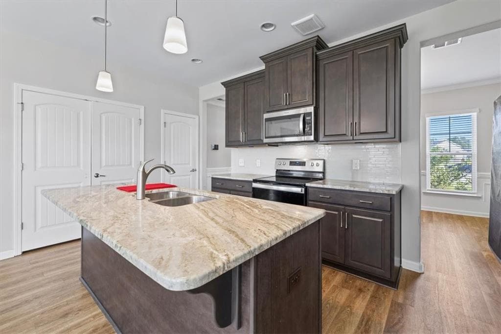 4 bedroom, 3 bathroom, 2,022 sq ft single family residence for sale at 8 Chimney Court, Port Wentworth, GA 31407 — photo 10