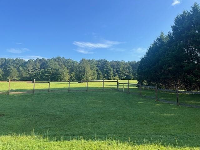 4 bedroom, 3 bathroom, 2,330 sq ft single family residence for sale at 107 Meadows Drive, Senoia, GA 30276 — photo 7