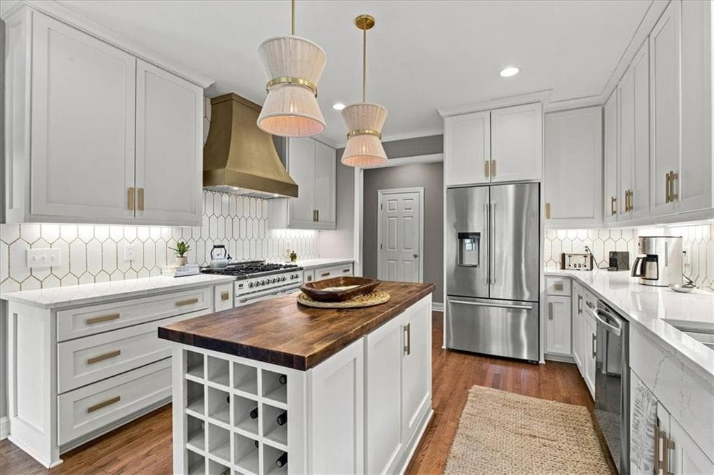 5 bedroom, 5 bathroom, 4,561 sq ft single family residence under contract at 315 Morning Dew Circle, Roswell, GA 30075 — photo 5