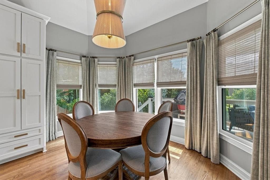 5 bedroom, 5 bathroom, 4,561 sq ft single family residence under contract at 315 Morning Dew Circle, Roswell, GA 30075 — photo 9