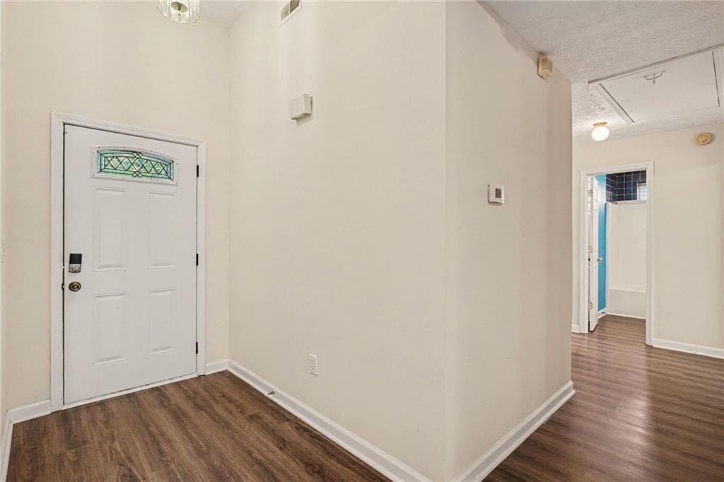 3 bedroom, 2 bathroom, 1,239 sq ft single family residence for sale at 834 Sweetwater Way, Mcdonough, GA 30253 — photo 4