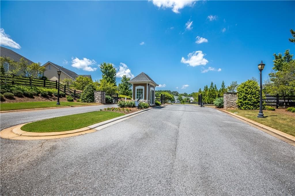 1 bedroom, 2 bathroom, 929 sq ft condominium for sale at 2311 Village Boulevard, Rome, GA 30161 — photo 3