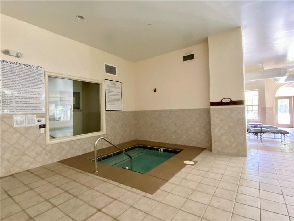 1 bedroom, 2 bathroom, 929 sq ft condominium for sale at 2311 Village Boulevard, Rome, GA 30161 — photo 9