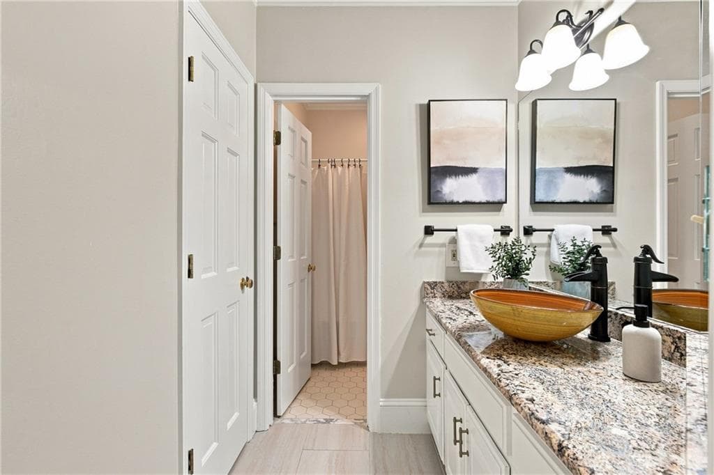 6 bedroom, 5 bathroom, 6,211 sq ft single family residence for sale at 2175 River Cliff Drive, Roswell, GA 30076 — photo 7