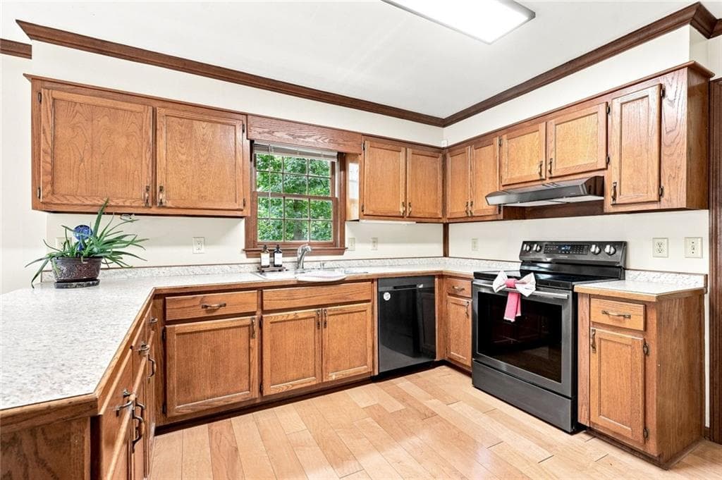4 bedroom, 3 bathroom, 2,143 sq ft single family residence under contract at 2746 Summercrest Lane, Duluth, GA 30096 — photo 8