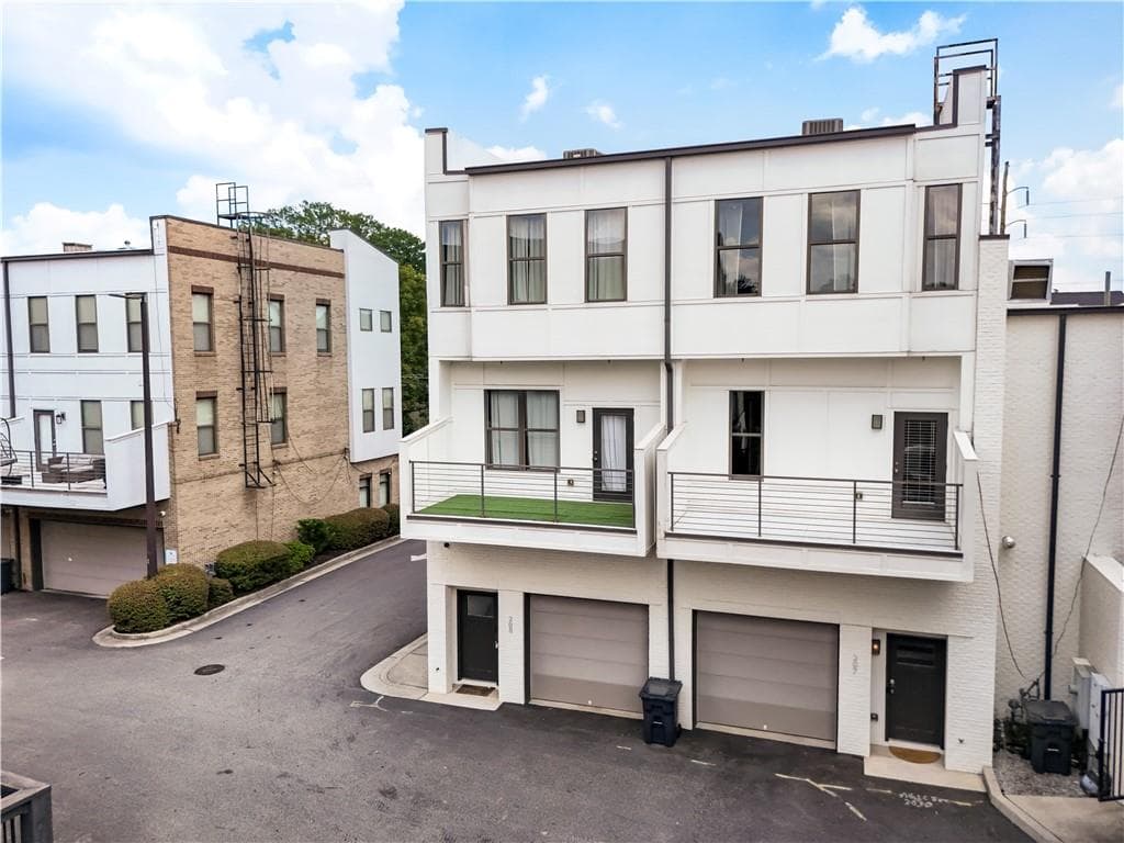 2 bedroom, 3 bathroom, 1,800 sq ft townhouse for sale at 2030 Main Street NW 207, Atlanta, GA 30318