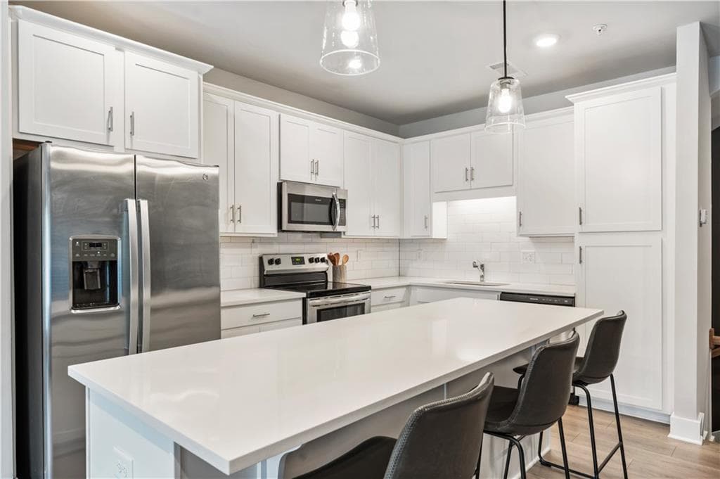 2 bedroom, 3 bathroom, 1,800 sq ft townhouse for sale at 2030 Main Street NW 207, Atlanta, GA 30318 — photo 7