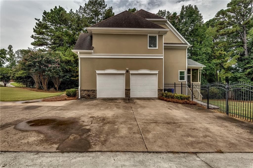 5 bedroom, 4 bathroom, 3,699 sq ft single family residence for sale at 807 Reagan Drive, Conyers, GA 30012 — photo 4